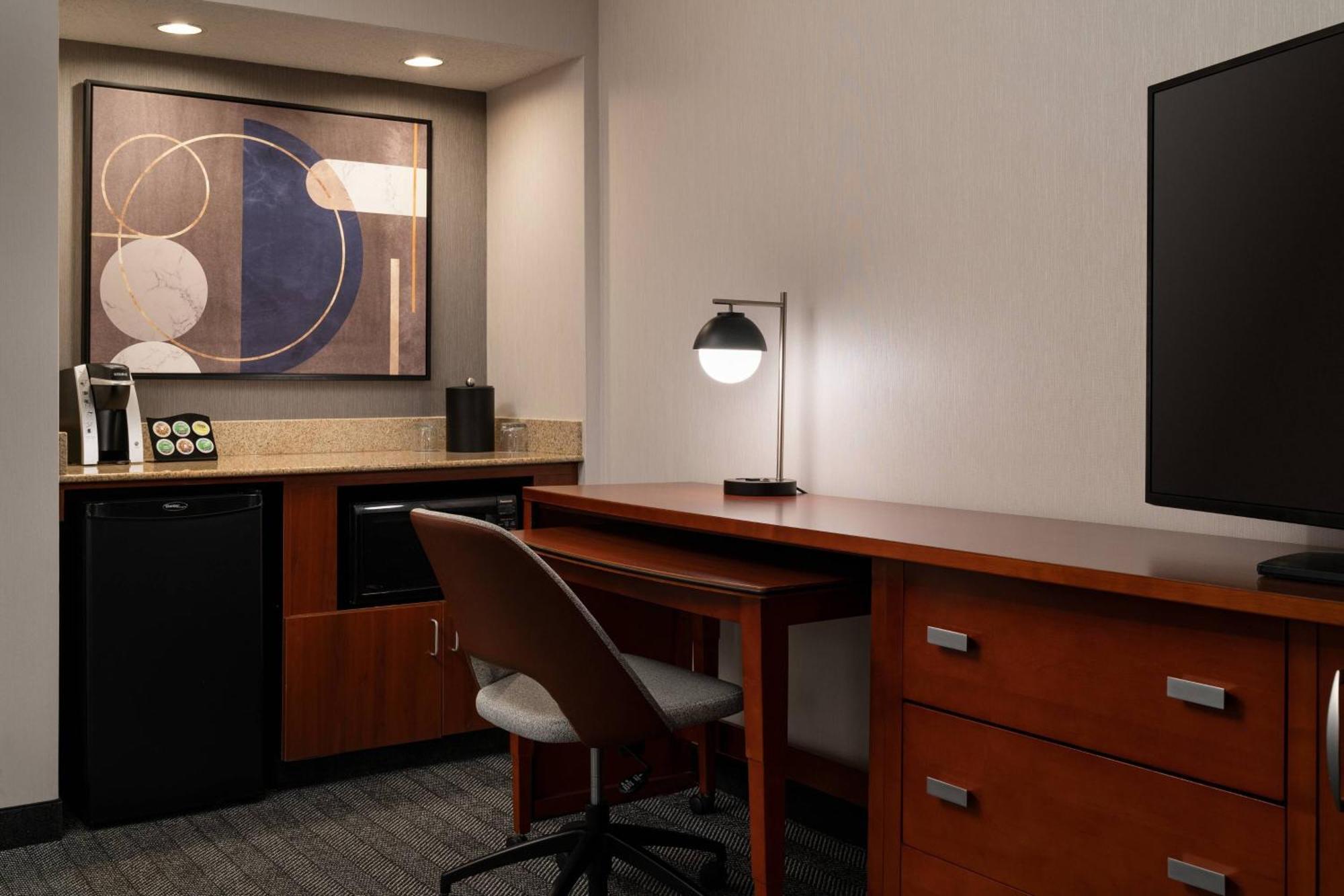 Hotel Courtyard By Marriott 3*