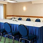 Courtyard By Marriott Bakersfield 