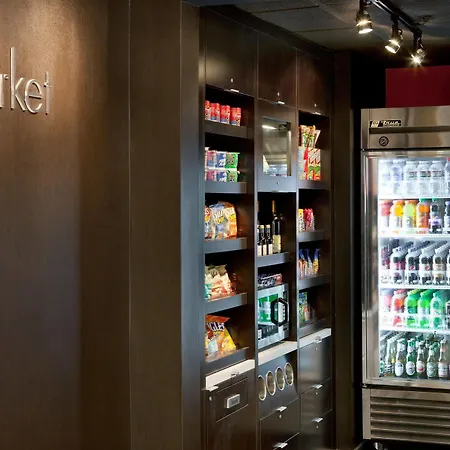 Courtyard By Marriott Bakersfield 